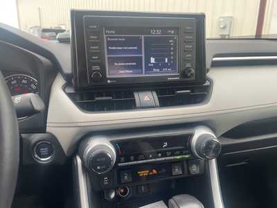 2022 Toyota RAV4, $30500. Photo 11