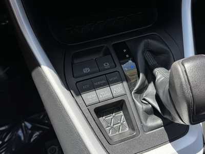 2022 Toyota RAV4, $30498. Photo 12