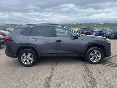 2022 Toyota RAV4, $30500. Photo 8