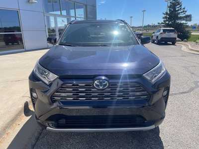 2020 Toyota RAV4, $33000. Photo 2