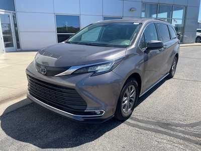 2023 Toyota Sienna, $43800. Photo 3
