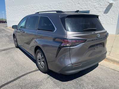 2023 Toyota Sienna, $43800. Photo 5