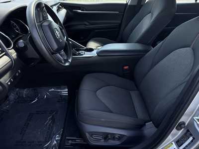 2020 Toyota Camry, $20998. Photo 4