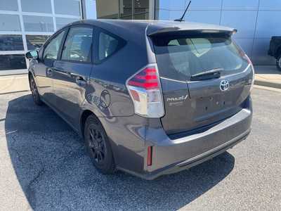 2016 Toyota Prius, $12500. Photo 5