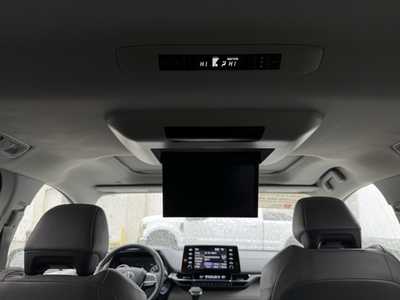 2024 Toyota Sienna, $53999. Photo 8