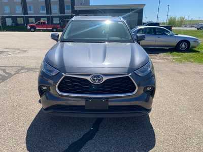 2020 Toyota Highlander, $37000. Photo 2