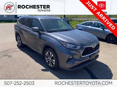 2020 Toyota Highlander, $37000. Photo 1