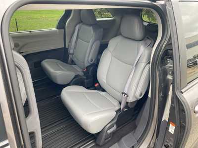 2023 Toyota Sienna, $50500. Photo 11