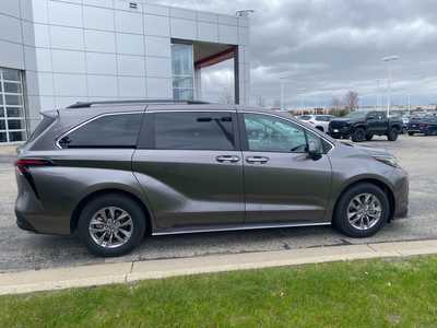 2023 Toyota Sienna, $50500. Photo 8