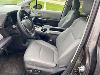 2023 Toyota Sienna, $50500. Photo 9