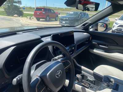 2024 Toyota Grand Highlander, $63000. Photo 10