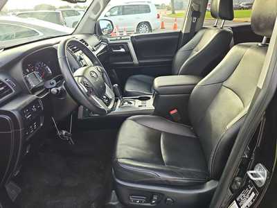 2017 Toyota 4Runner, $34500. Photo 5