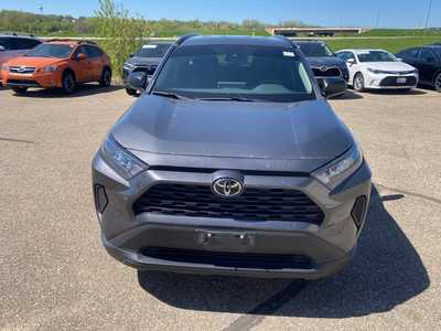 2021 Toyota RAV4, $25000. Photo 2