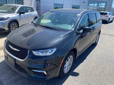 2024 Chrysler Pacifica, $30000. Photo 3