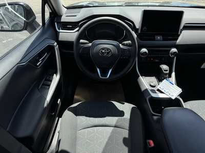 2025 Toyota RAV4, $37794. Photo 7