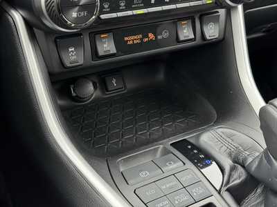 2022 Toyota RAV4, $31499. Photo 10