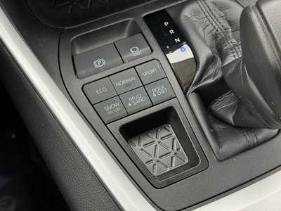 2022 Toyota RAV4, $31499. Photo 11
