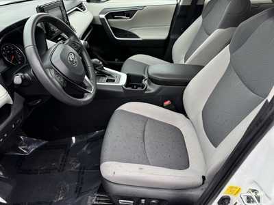 2022 Toyota RAV4, $31499. Photo 4