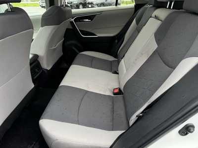 2022 Toyota RAV4, $31499. Photo 6