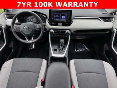 2022 Toyota RAV4, $31499. Photo 8