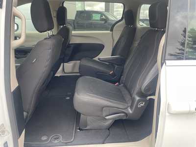 2022 Chrysler Voyager, $22499. Photo 10
