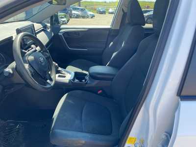 2020 Toyota RAV4, $22700. Photo 9