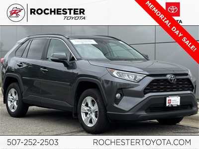 2019 Toyota RAV4, $25498. Photo 1