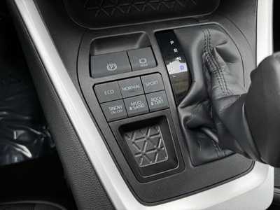 2022 Toyota RAV4, $32998. Photo 11
