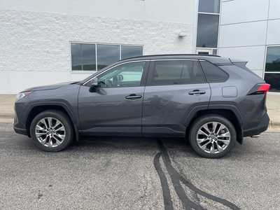 2021 Toyota RAV4, $33998. Photo 4