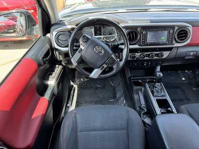 2018 Toyota Tacoma, $28497. Photo 6