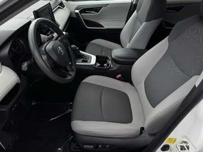 2021 Toyota RAV4, $29499. Photo 4