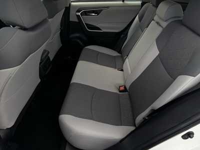 2021 Toyota RAV4, $29499. Photo 5