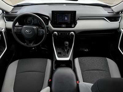 2021 Toyota RAV4, $29499. Photo 7
