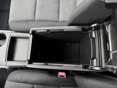 2016 Toyota Camry, $15997. Photo 11