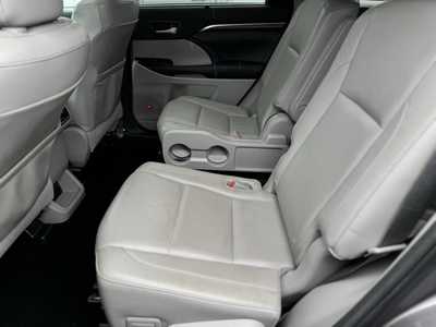 2014 Toyota Highlander, $21199. Photo 7