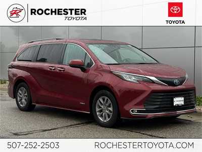 2021 Toyota Sienna, $27499. Photo 1