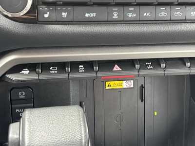 2022 Toyota Tundra Crew Cab, $48799. Photo 9