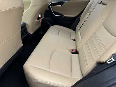 2019 Toyota RAV4, $25497. Photo 7