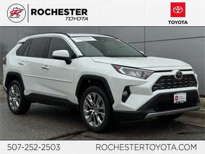 2019 Toyota RAV4, $25497. Photo 1