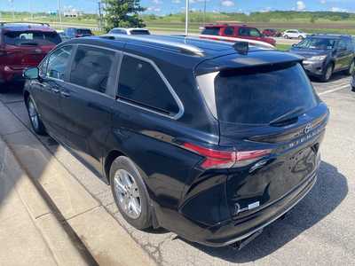 2022 Toyota Sienna, $49500. Photo 5