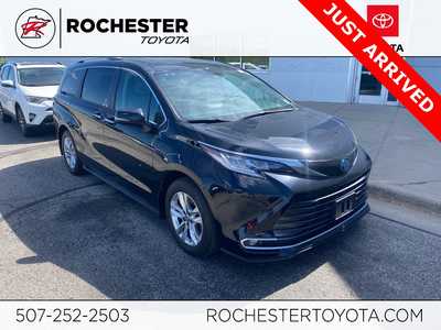 2022 Toyota Sienna, $49500. Photo 1