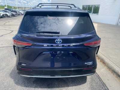 2024 Toyota Sienna, $57999. Photo 6
