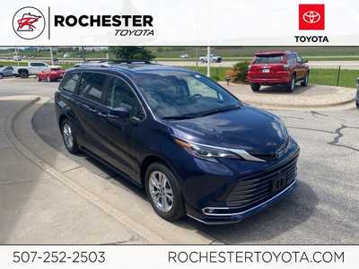 2024 Toyota Sienna, $57999. Photo 1