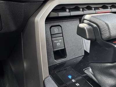 2022 Toyota Tundra Crew Cab, $41999. Photo 12