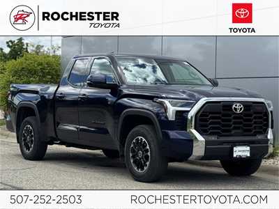 2022 Toyota Tundra Crew Cab, $41999. Photo 1