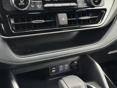 2022 Toyota Highlander, $41499. Photo 12