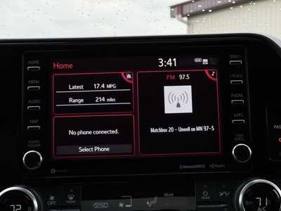 2022 Toyota Highlander, $41499. Photo 2