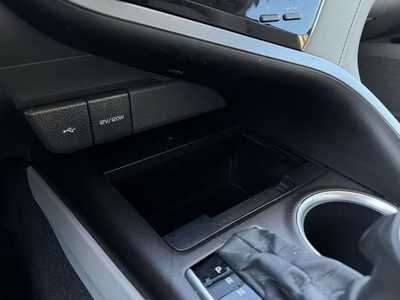 2022 Toyota Camry, $30999. Photo 10