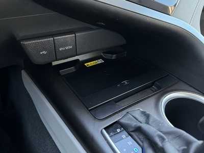 2022 Toyota Camry, $30999. Photo 9