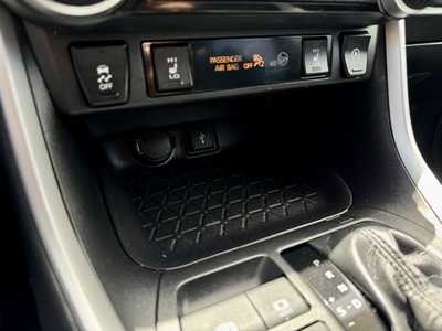 2022 Toyota RAV4, $30999. Photo 9